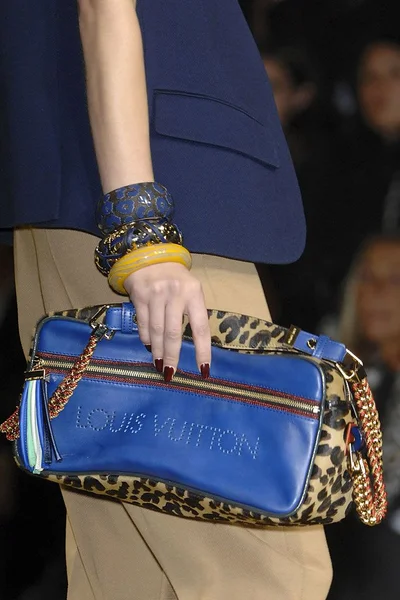 Look 32